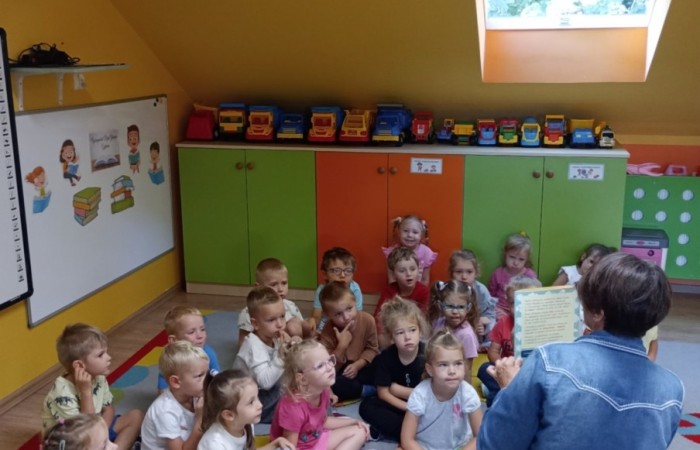 Ogólnopolski Dzień Głośnego Czytania w Przedszkolu - Smerfy