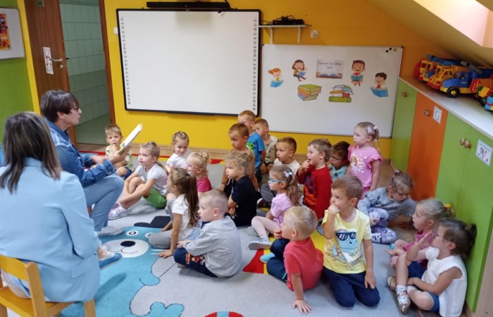 Ogólnopolski Dzień Głośnego Czytania w Przedszkolu - Smerfy