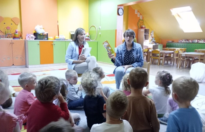 Ogólnopolski Dzień Głośnego Czytania w Przedszkolu - Smerfy