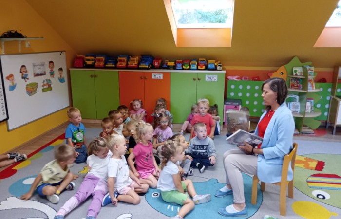 Ogólnopolski Dzień Głośnego Czytania w Przedszkolu - Smerfy