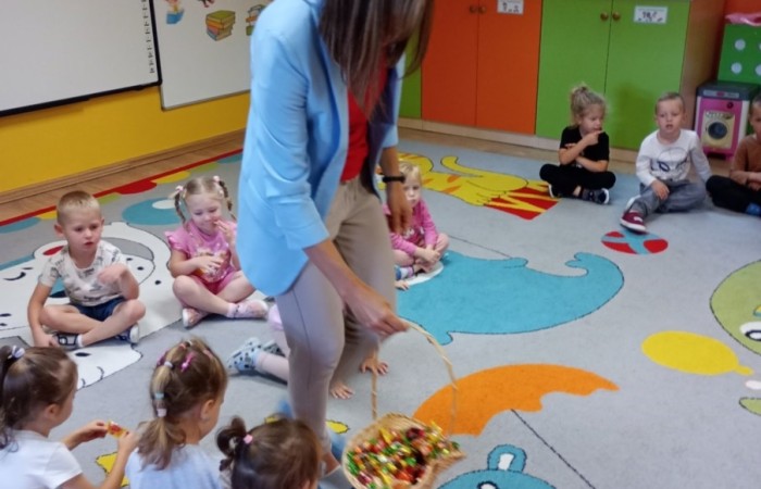 Ogólnopolski Dzień Głośnego Czytania w Przedszkolu - Smerfy