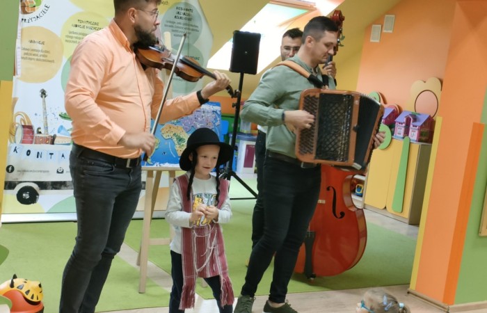 „Pracowania Jaszczur &Przyjaciele”- audycja muzyczna