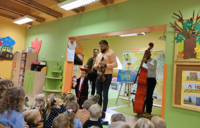 „Pracowania Jaszczur &Przyjaciele”- audycja muzyczna