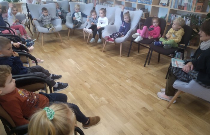 Wyjście do Gminnej Biblioteki Publicznej w Świlczy z siedzibą w Trzcianie