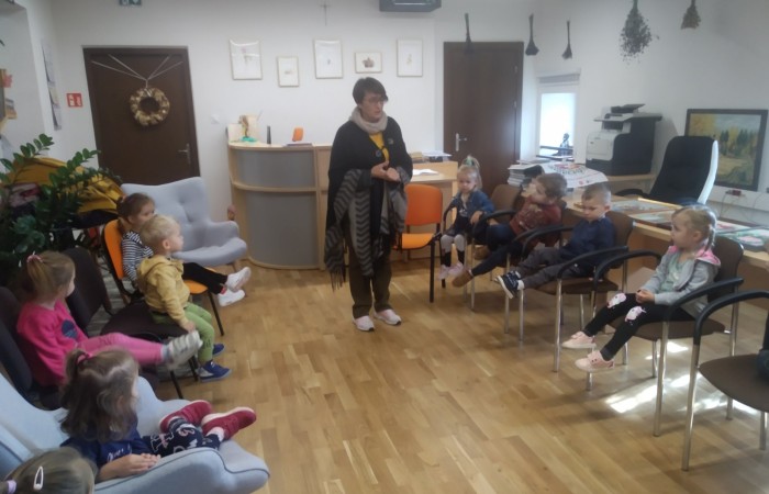 Wyjście do Gminnej Biblioteki Publicznej w Świlczy z siedzibą w Trzcianie