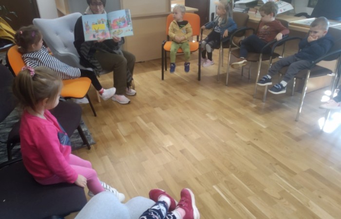 Wyjście do Gminnej Biblioteki Publicznej w Świlczy z siedzibą w Trzcianie