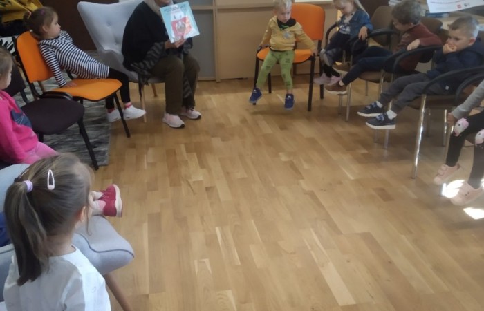 Wyjście do Gminnej Biblioteki Publicznej w Świlczy z siedzibą w Trzcianie