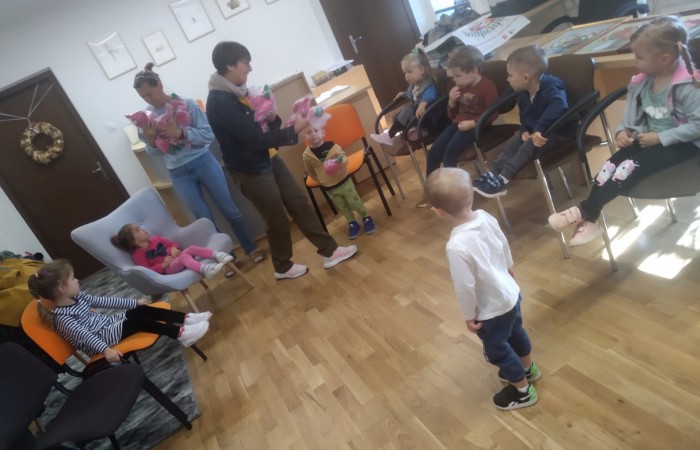 Wyjście do Gminnej Biblioteki Publicznej w Świlczy z siedzibą w Trzcianie