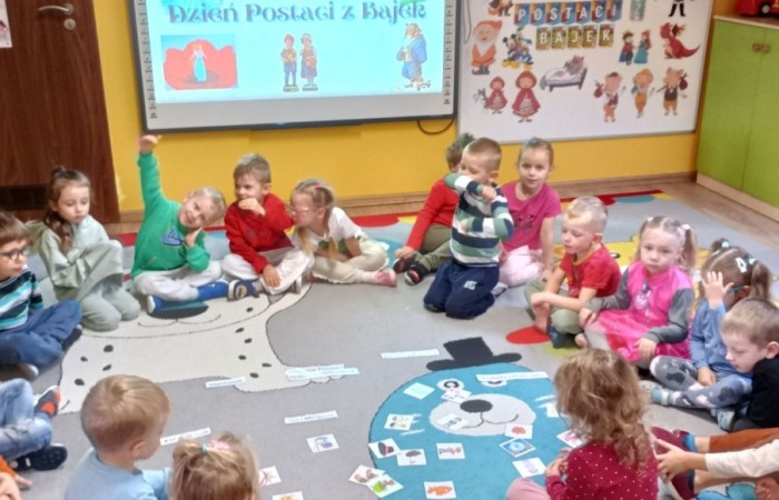 Dzień Postaci z Bajek - Grupa Smerfy