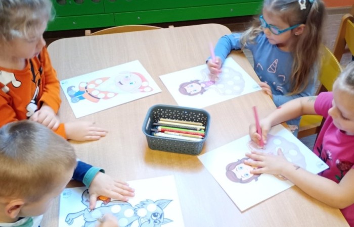 Dzień Postaci z Bajek - Grupa Smerfy