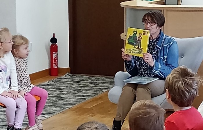 Smerfy z wizytą w Gminnej Bibliotece