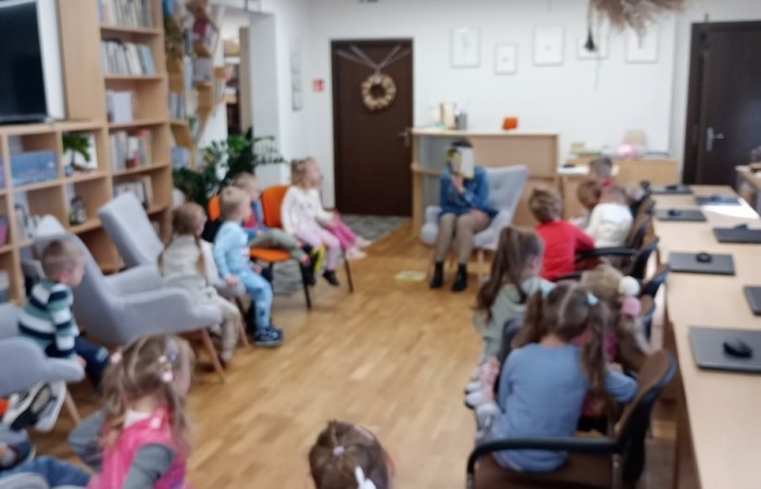 Smerfy z wizytą w Gminnej Bibliotece