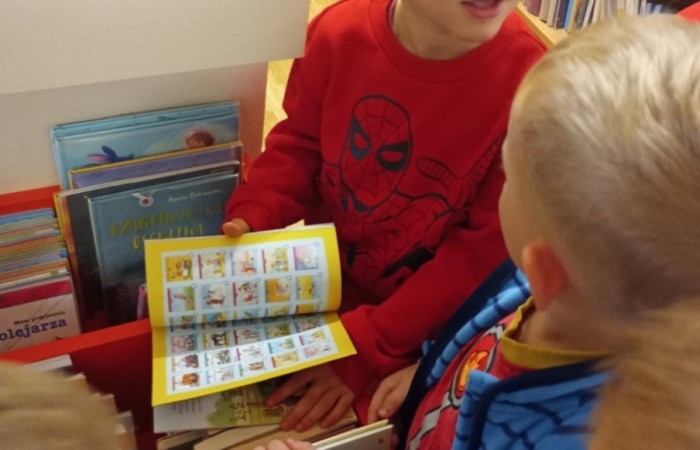 Smerfy z wizytą w Gminnej Bibliotece