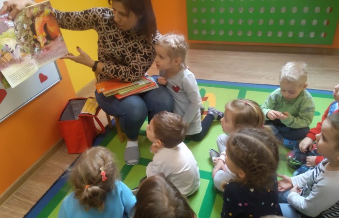 Spotkanie czytelnicze pt. „Mama, tata najpiękniej czytają”