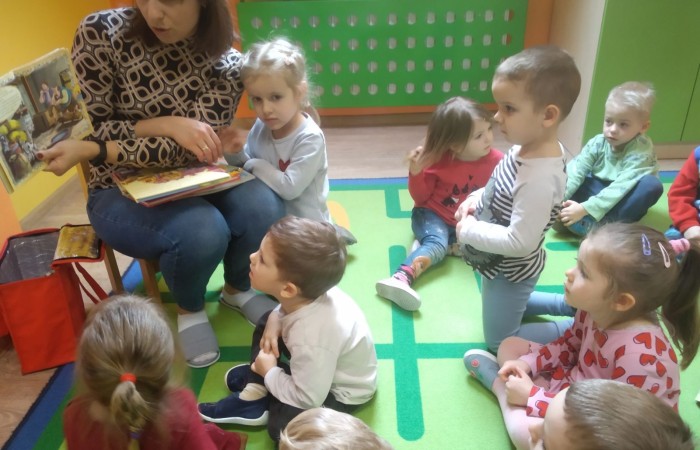 Spotkanie czytelnicze pt. „Mama, tata najpiękniej czytają”