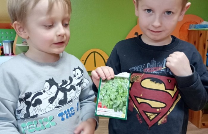 Zielony ogródek w grupie Smerfów