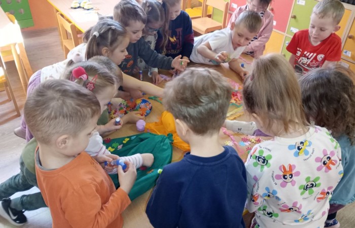 Pierwszy Dzień Wiosny w grupie Smerfy