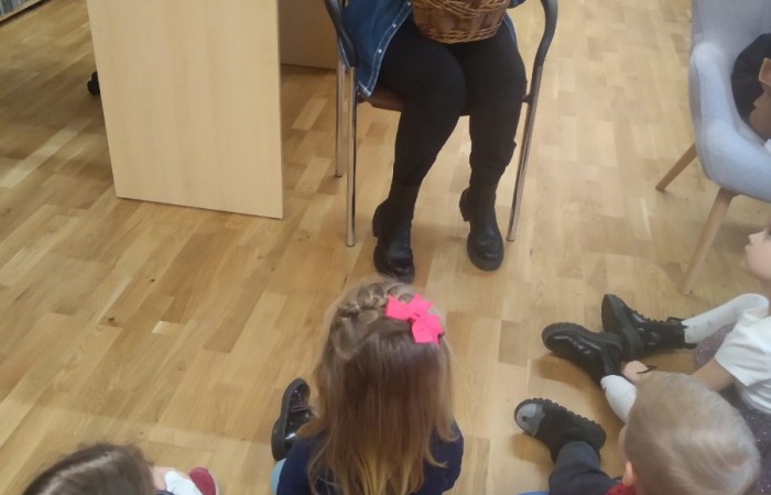 Spotkanie czytelnicze w Bibliotece – tradycje wielkanocne
