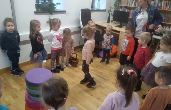 Spotkanie czytelnicze w Bibliotece – tradycje wielkanocne