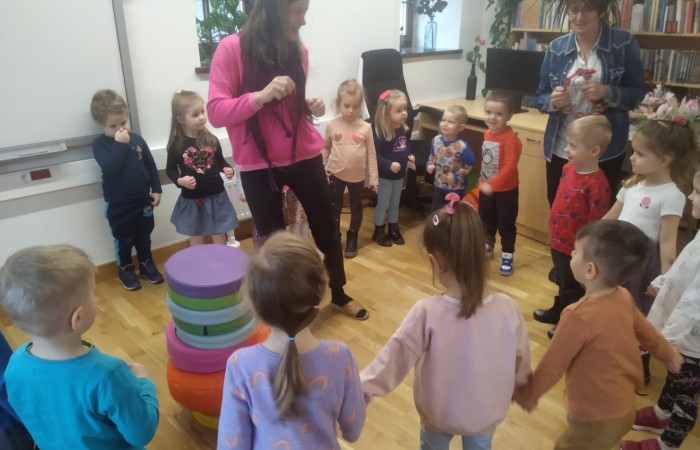 Spotkanie czytelnicze w Bibliotece – tradycje wielkanocne