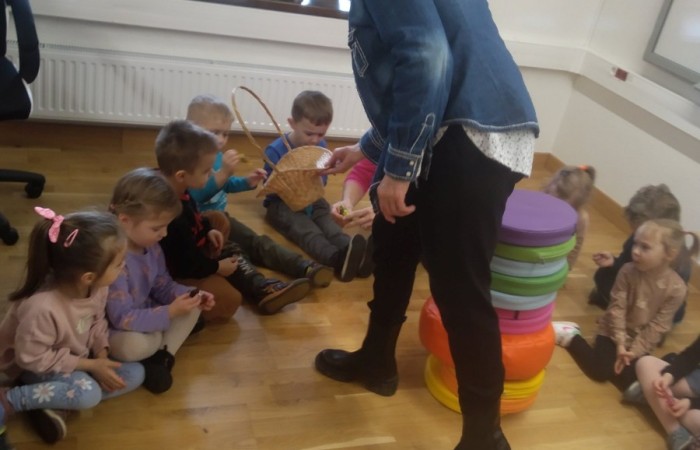 Spotkanie czytelnicze w Bibliotece – tradycje wielkanocne