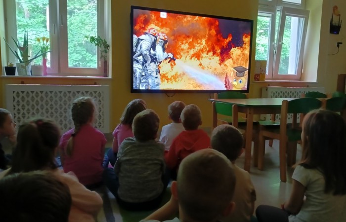 Spotkanie ze strażakami z Ochotniczej Straży Pożarnej w Trzcianie - grupa Tygrysy