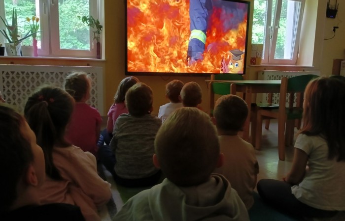 Spotkanie ze strażakami z Ochotniczej Straży Pożarnej w Trzcianie - grupa Tygrysy