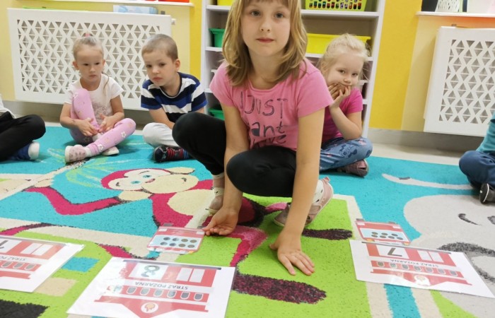 Spotkanie ze strażakami z Ochotniczej Straży Pożarnej w Trzcianie - grupa Tygrysy