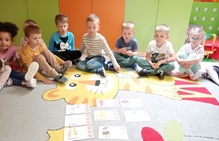 Spotkanie ze strażakami z Ochotniczej Straży Pożarnej w Trzcianie - grupa Smerfy