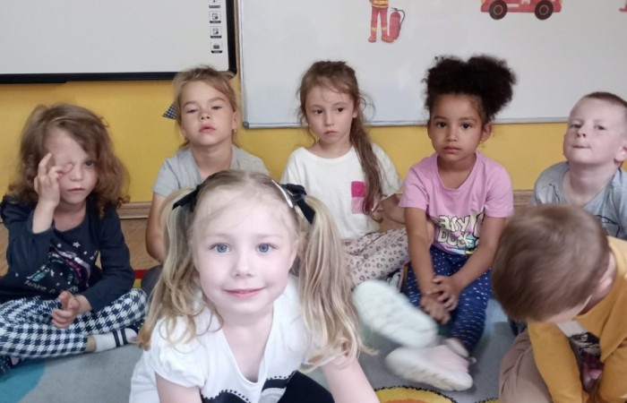 Spotkanie ze strażakami z Ochotniczej Straży Pożarnej w Trzcianie - grupa Smerfy