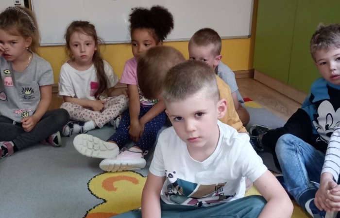 Spotkanie ze strażakami z Ochotniczej Straży Pożarnej w Trzcianie - grupa Smerfy