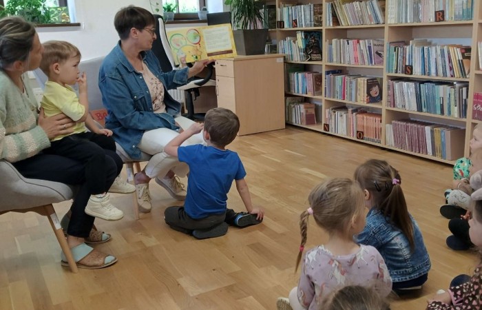 Dzień Bibliotekarza i Bibliotek - grupa Słoneczka