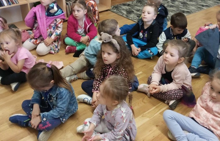 Dzień Bibliotekarza i Bibliotek - grupa Słoneczka