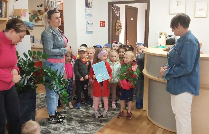 Dzień Bibliotekarza i Bibliotek - grupa Słoneczka