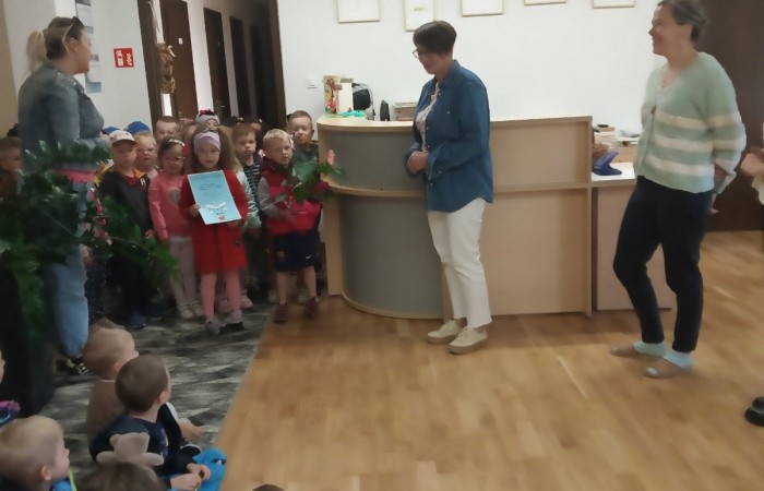 Dzień Bibliotekarza i Bibliotek - grupa Słoneczka