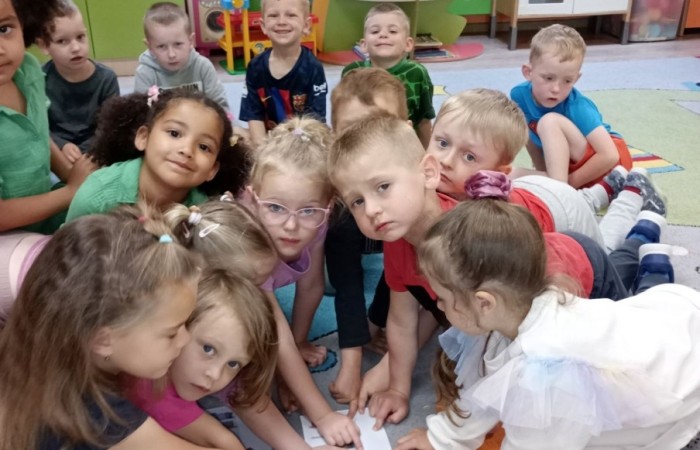 Dzień Bibliotekarza i Bibliotek - grupa Smerfy