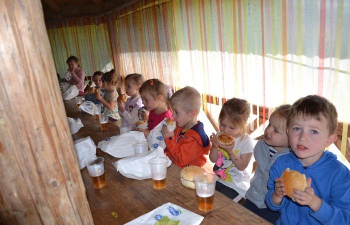 Wycieczka przedszkolaków do Pstrągowej - Siedlisko