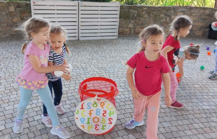 Wycieczka przedszkolaków do Pstrągowej - Grupa Słoneczka