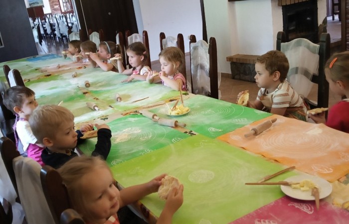 Wycieczka przedszkolaków do Pstrągowej - Grupa Słoneczka