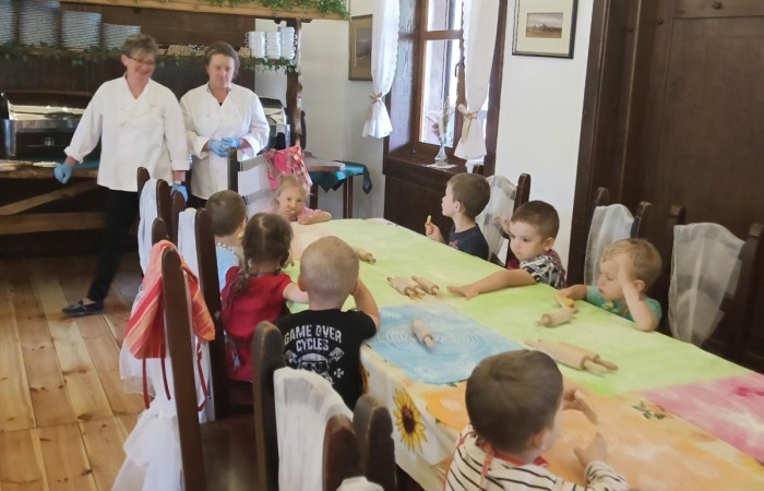 Wycieczka przedszkolaków do Pstrągowej - Grupa Słoneczka