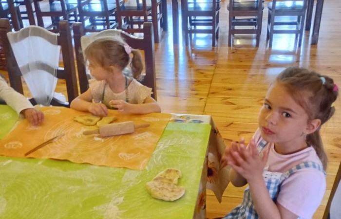 Wycieczka przedszkolaków do Pstrągowej - Grupa Smerfy