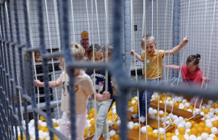 Wycieczka przedszkolaków do Pstrągowej - Grupa Smerfy