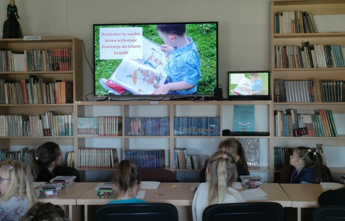 Warsztaty plastyczno – technicznych w Gminnej Bibliotece w Trzcianie - grupa Tygrysy