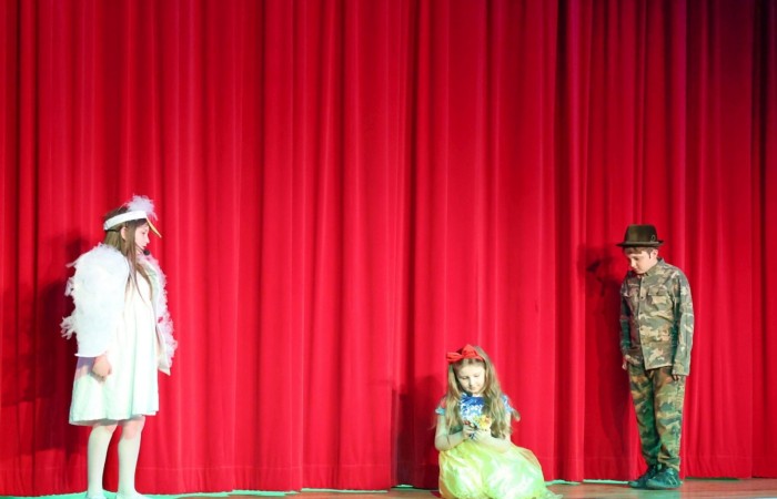 „Królewna Śnieżka i siedmiu krasnoludków” w wykonaniu grupy teatralnej Tespis