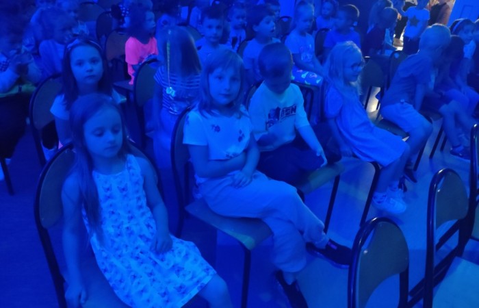 „Królewna Śnieżka i siedmiu krasnoludków” w wykonaniu grupy teatralnej Tespis