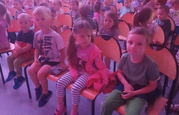 „Królewna Śnieżka i siedmiu krasnoludków” w wykonaniu grupy teatralnej Tespis
