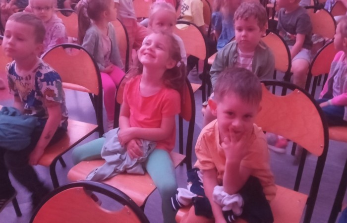 „Królewna Śnieżka i siedmiu krasnoludków” w wykonaniu grupy teatralnej Tespis