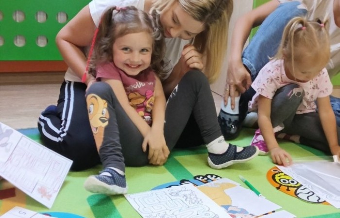 Zajęcia otwarte w Słoneczkach „Z książką poznajemy świat”