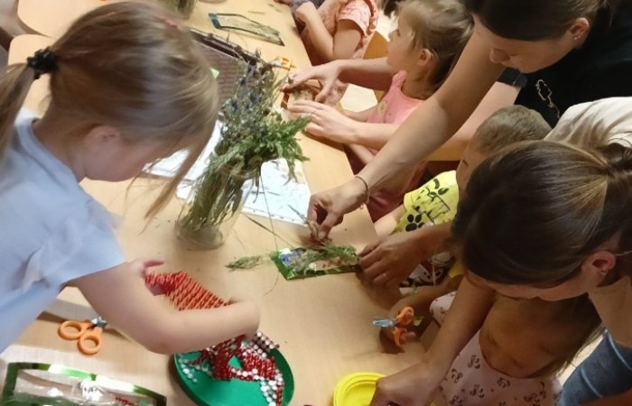 Zajęcia otwarte w Słoneczkach „Z książką poznajemy świat”