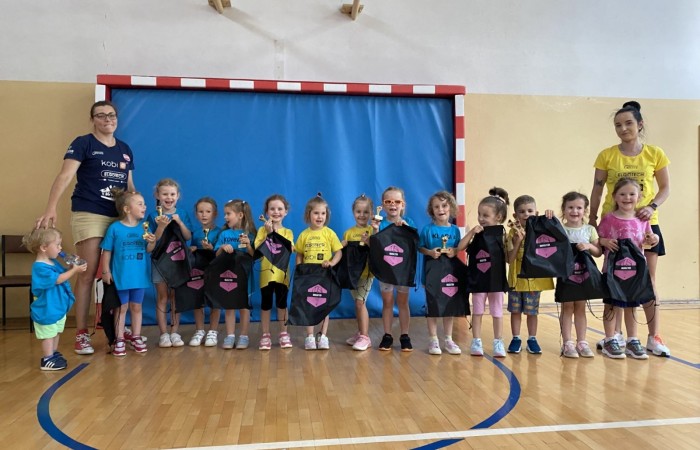 Fotorelacja z zajęć siatkarskiego przedszkola